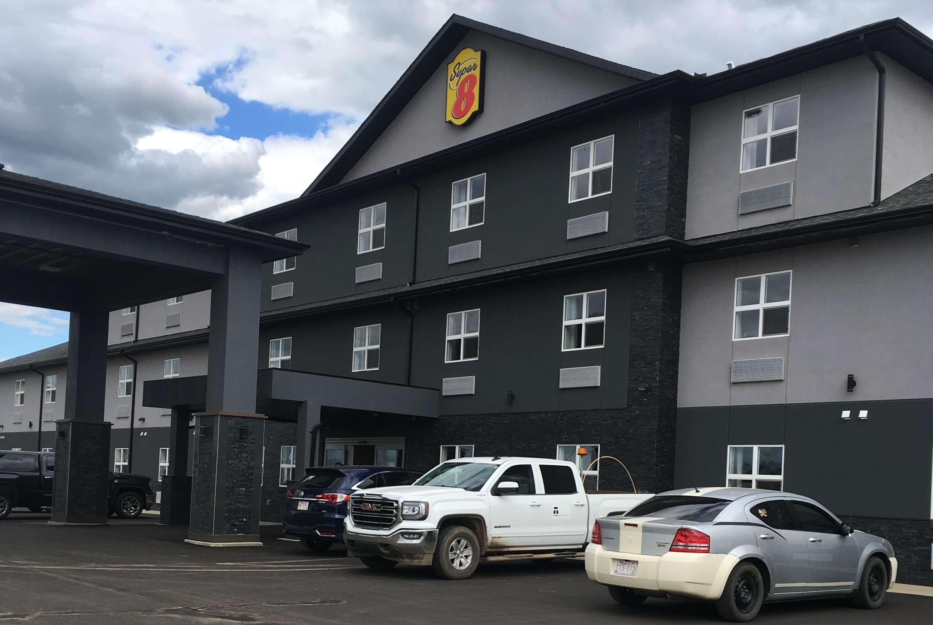哈迪斯蒂温德姆速8酒店 Hardisty 外观 照片